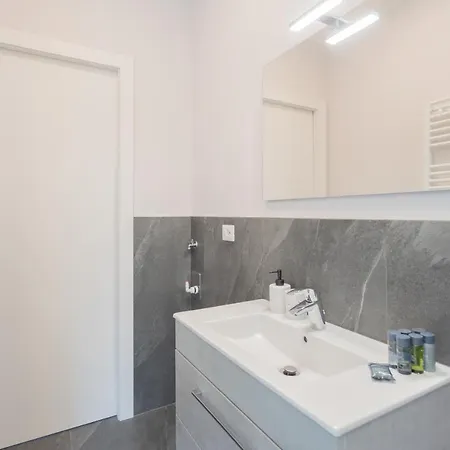 Sant'agostino By Rent * 科莫